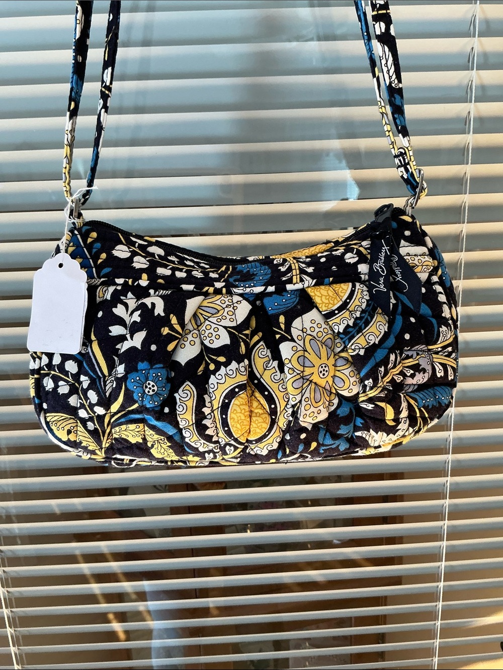 VERA BRADLEY Quilted Floral/Shoulder & Crossbody Bag in Black Floral Multi